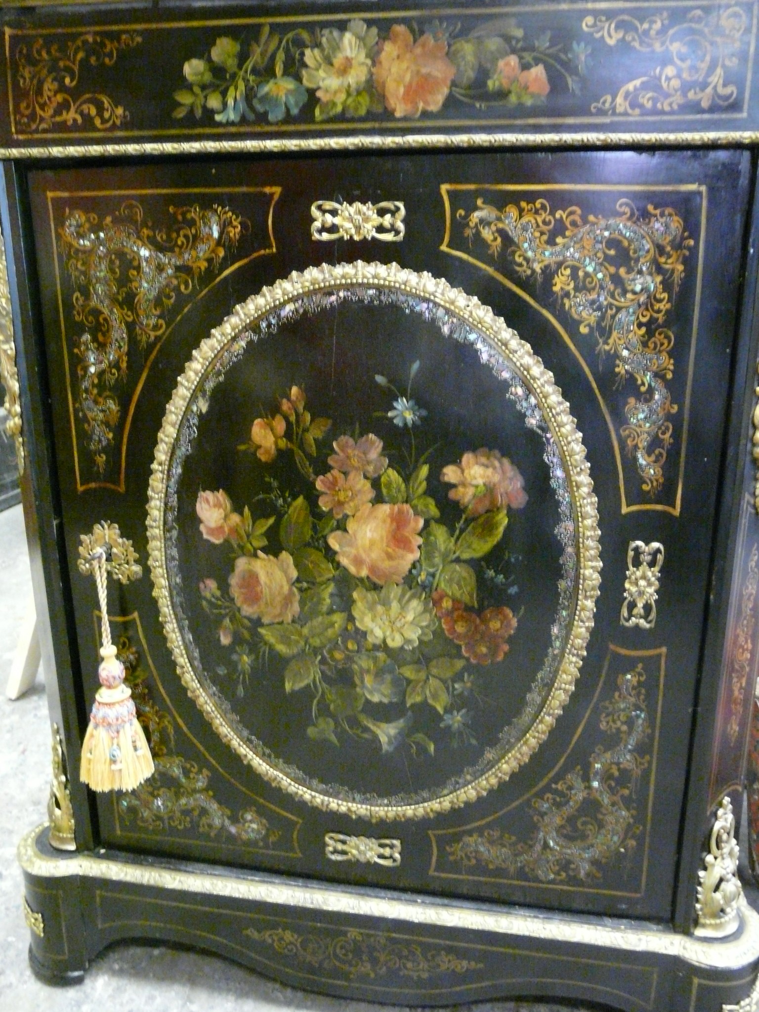 Meuble à hauteur d’appui Napoléon III.
